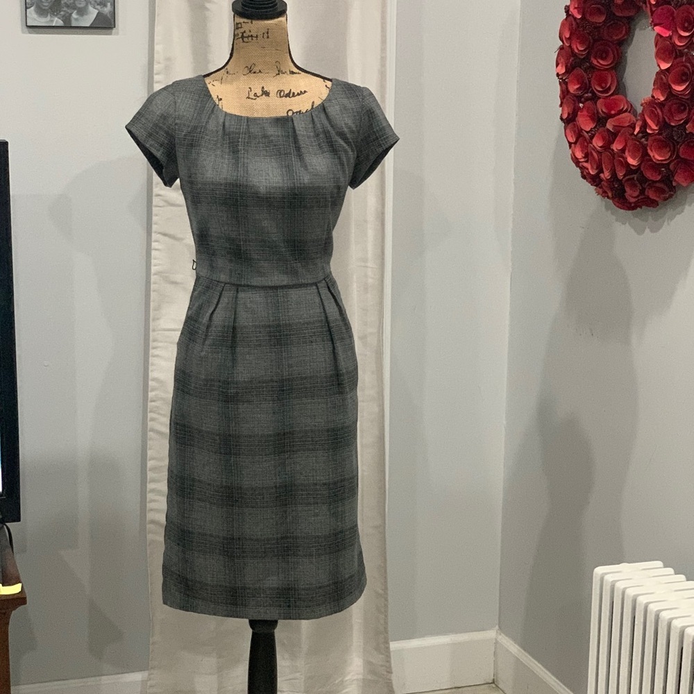 Merona grey sheath dress size 8